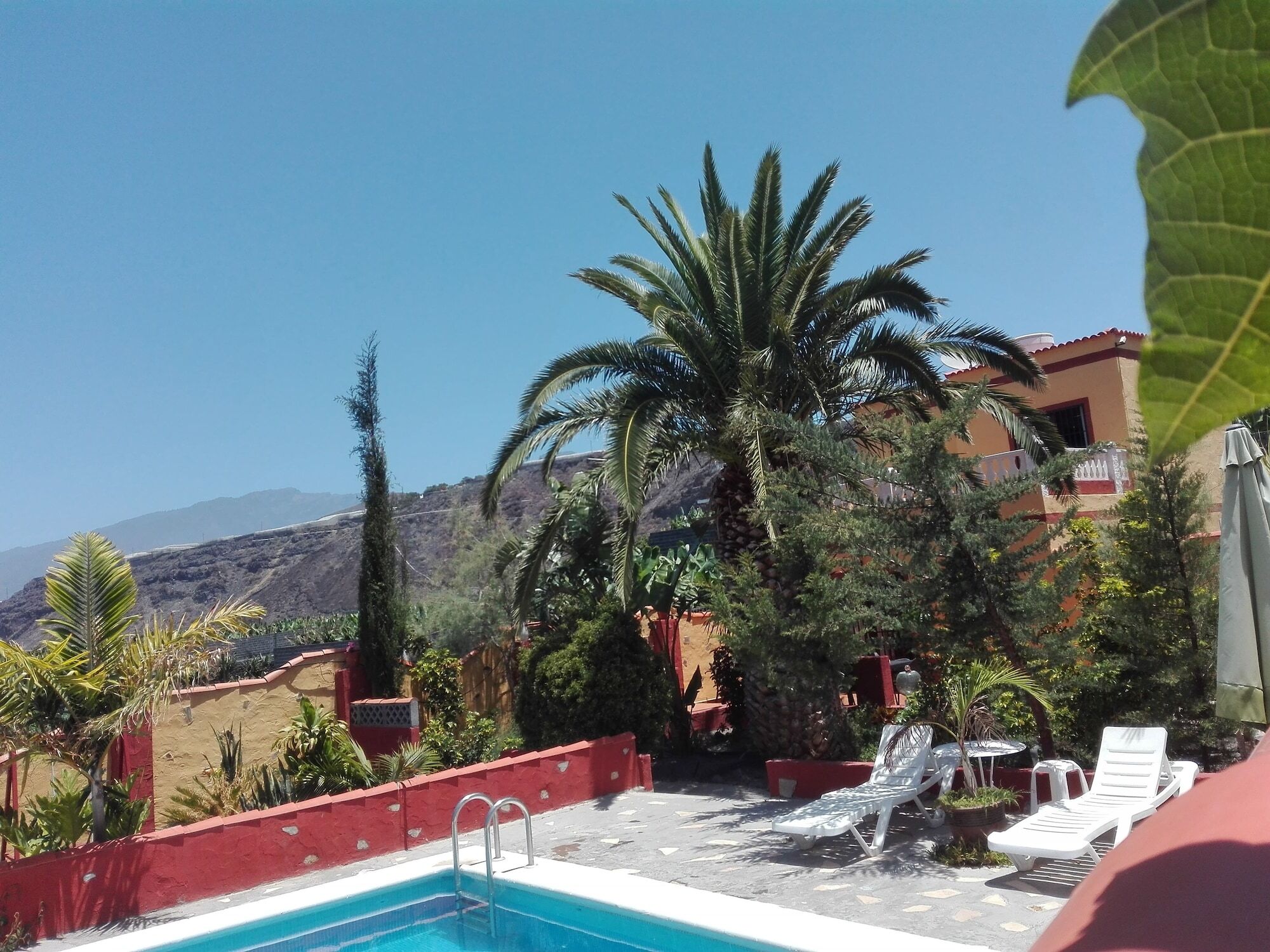 Jorsam Con Piscina Landhuis *